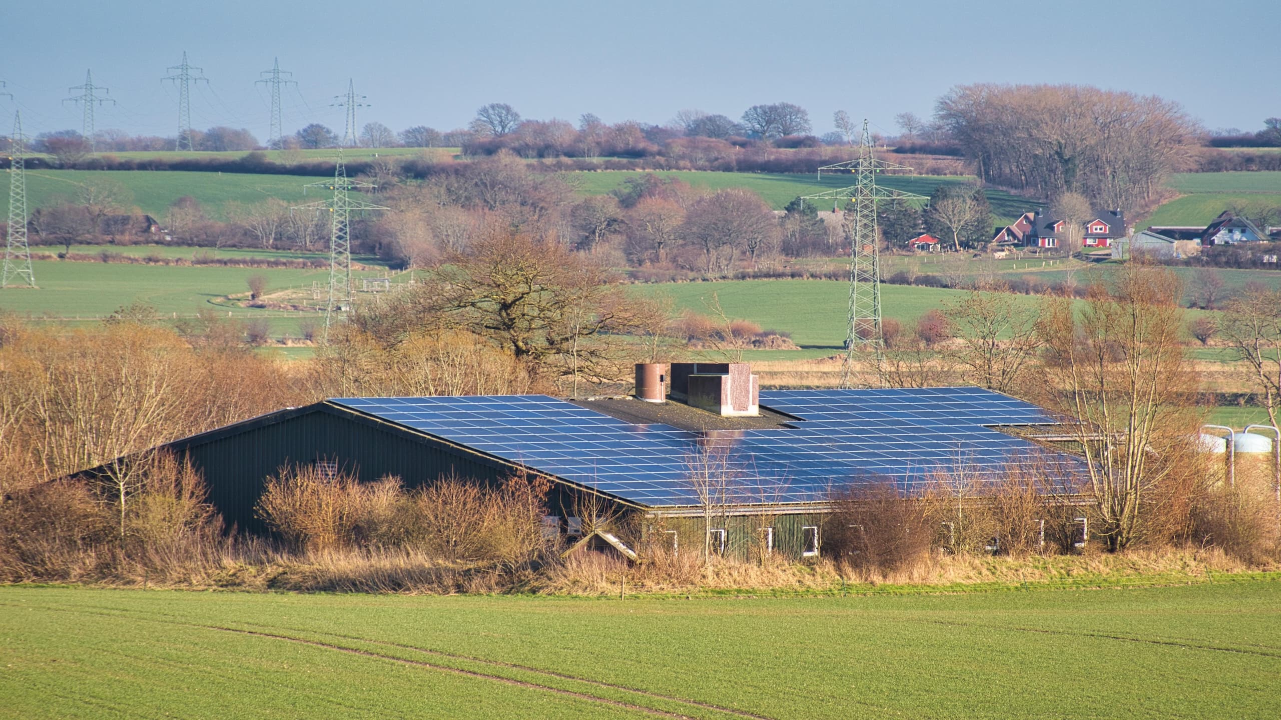 Solaranlage auf Haus in der Schweiz